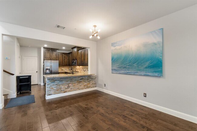 Building Photo - 4646 Rhett Ln