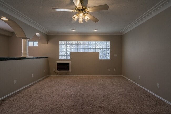 Building Photo - Spacious 6 Bedroom Home with a Balcony!