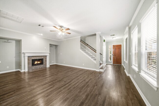 Building Photo - 2711 Wallingford Pnes