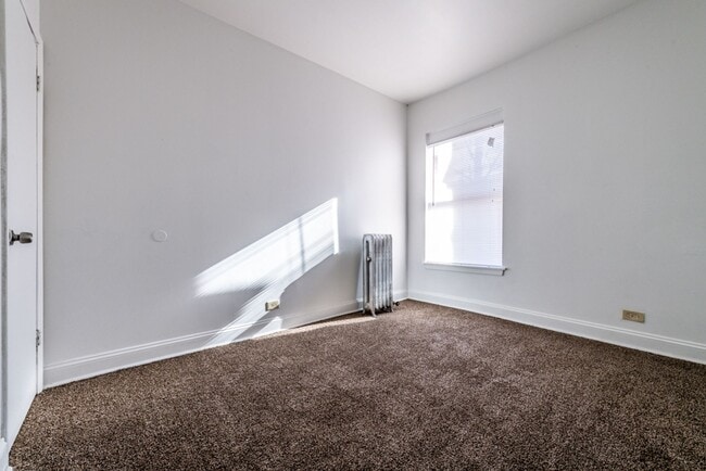 Building Photo - 5854 S Michigan Ave Chicago, IL 60637