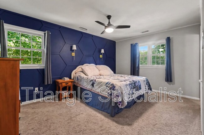Building Photo - 4101 Pickwick Dr