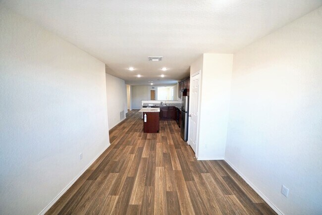 Building Photo - Stylish Move-In Ready Home in Rosillo Ranch, San Antonio, TX - Realtor Commission: $400