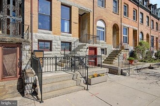Building Photo - 1625 St Paul St