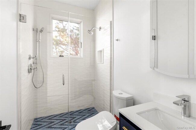 Building Photo - 44 Island Walk