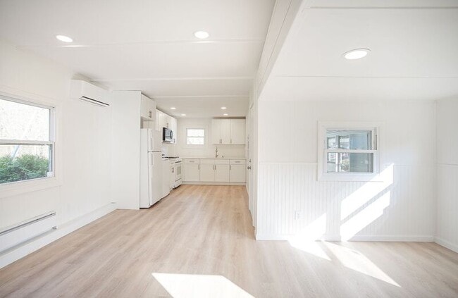 Building Photo - 2401 Westfield St