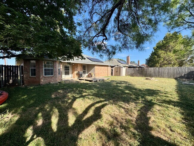 Building Photo - 2710 Bishop Rd