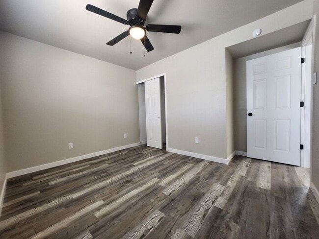 Building Photo - Remodeled 2-Bedroom | 1-Bathroom Upper-Lev...