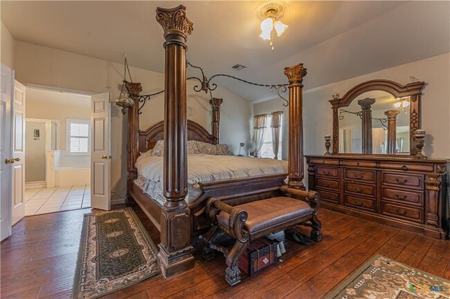 Building Photo - 701 Bighorn Dr