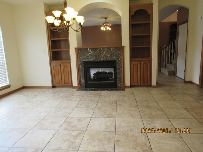 Building Photo - TWO STORY HOME LOCATED IN THE SILVER CREEK...