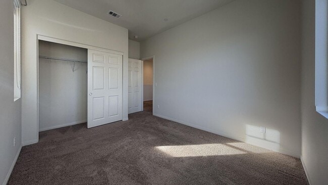 Building Photo - 646 S Brampton Ave