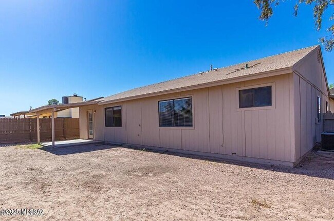 Building Photo - 1940 W Chardonnay Dr