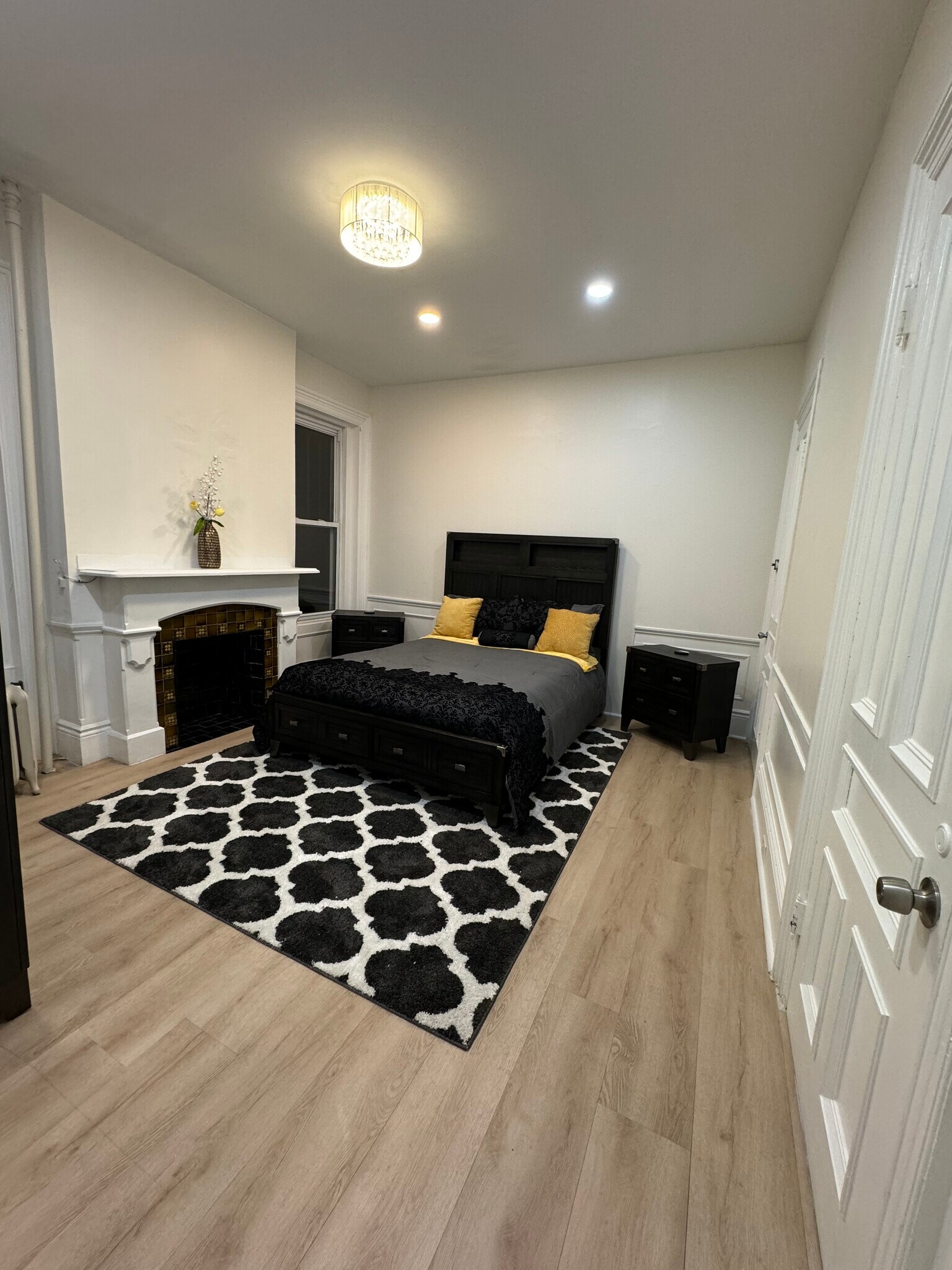 Building Photo - 4 Montrose St