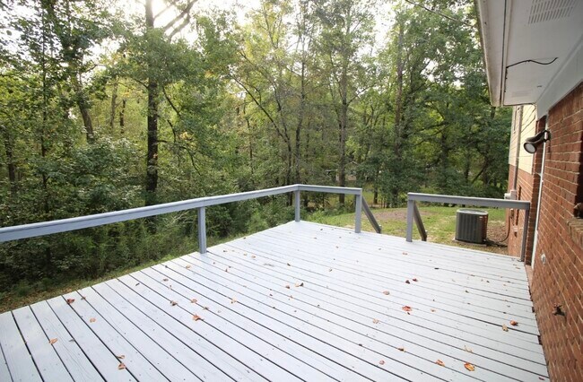 Building Photo - 175 Fern Ridge Rd
