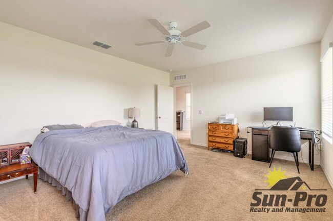 Building Photo - 2007 Glenbrooke Rd.