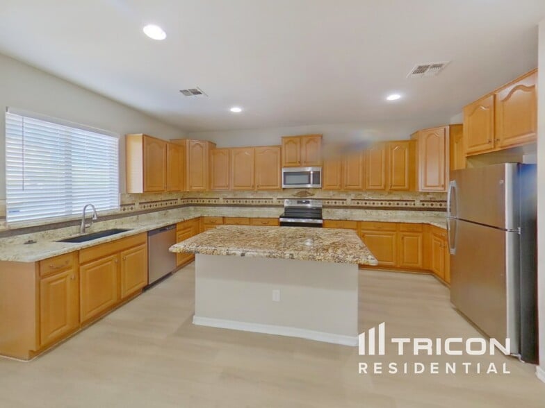 Building Photo - 42506 W Mira Ct