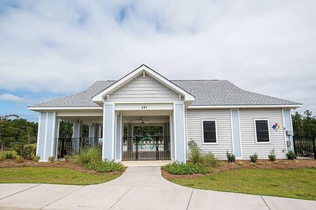 Building Photo - 422 Northern Red Oak Dr