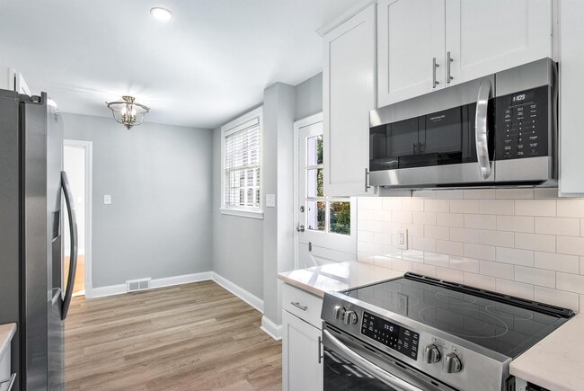 Building Photo - 4315 Bromley Ln