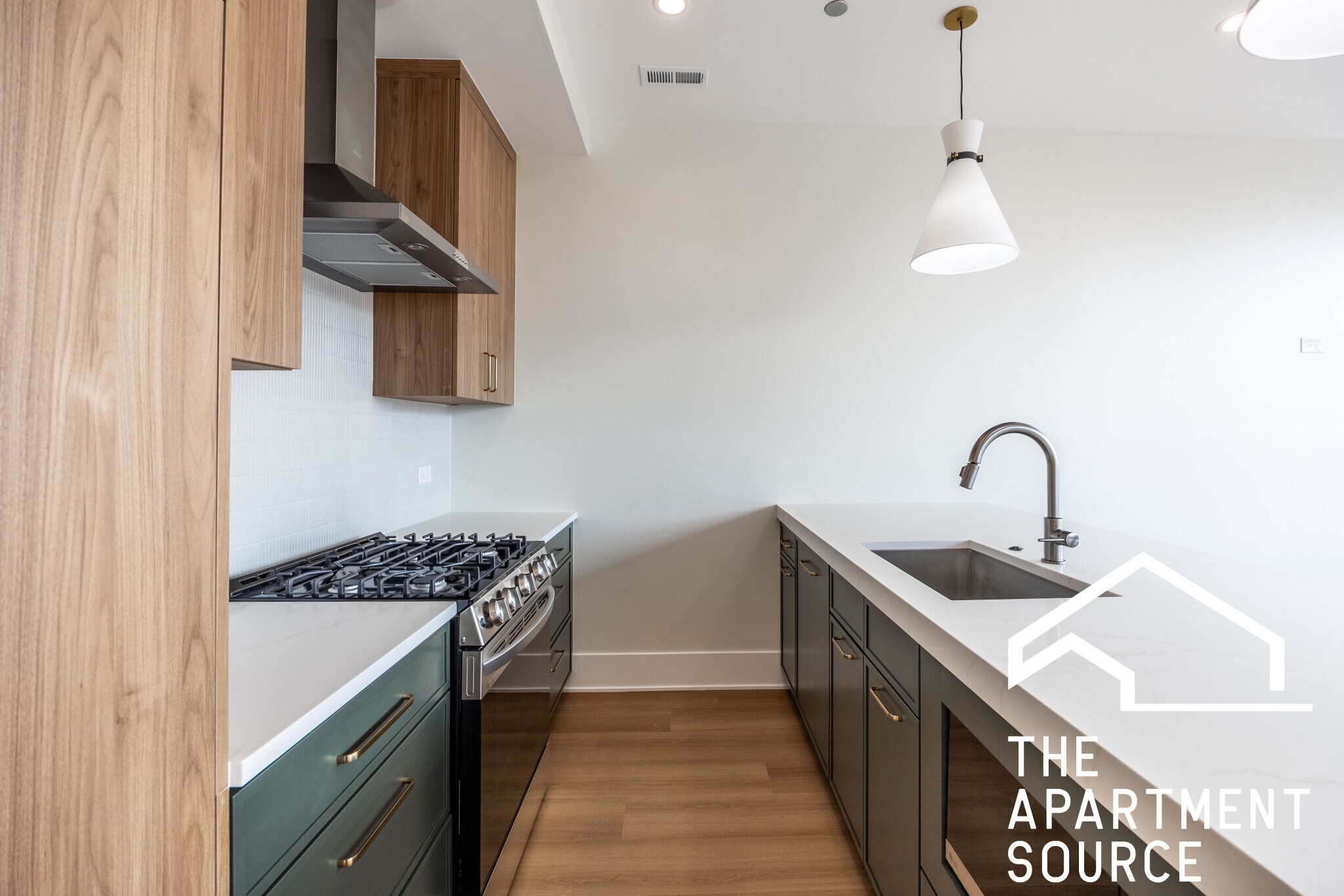 Building Photo - 1625 W Grand Ave