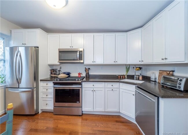 Building Photo - 115 Main St