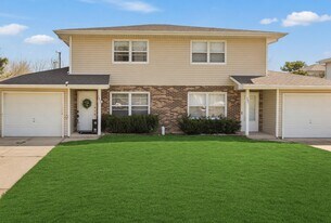 Building Photo - 1831 Mulberry Dr