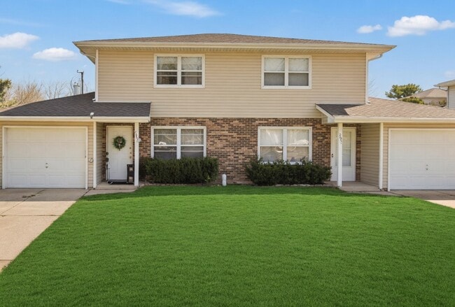 Building Photo - 1831 Mulberry Dr