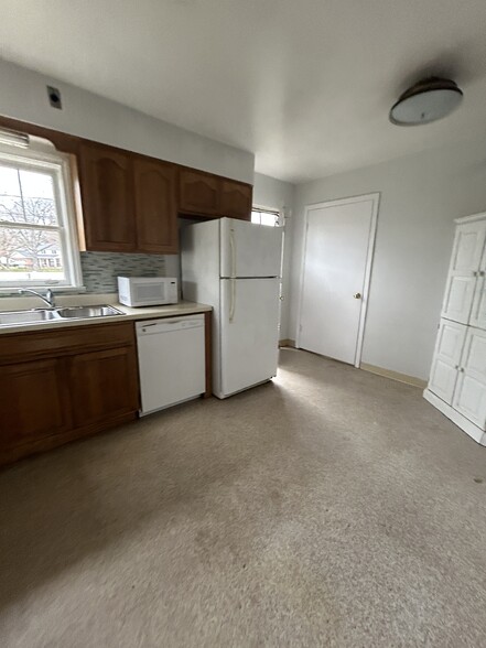 Building Photo - 426 Mills St