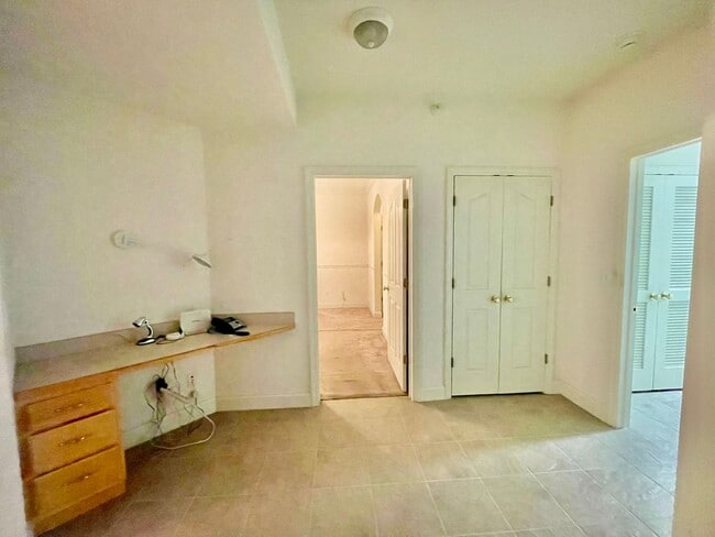 Building Photo - 2 bed 2 bath- Adams Point