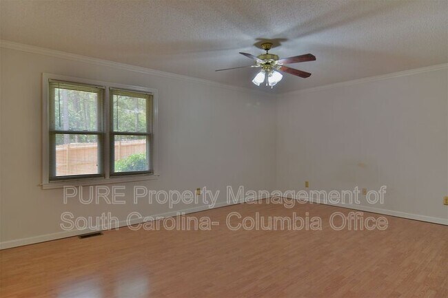 Building Photo - 517 Sparkleberry Ln