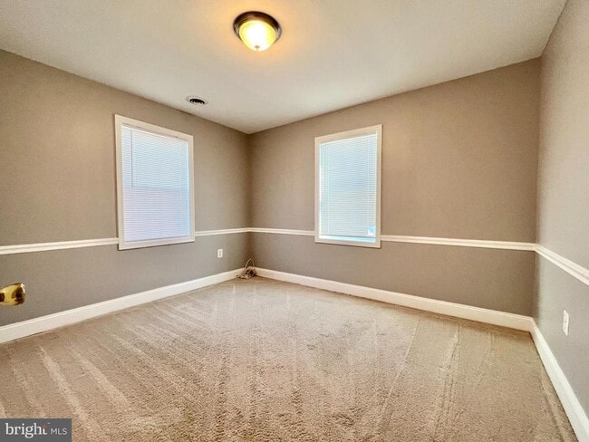 Building Photo - 6833 Standish Dr
