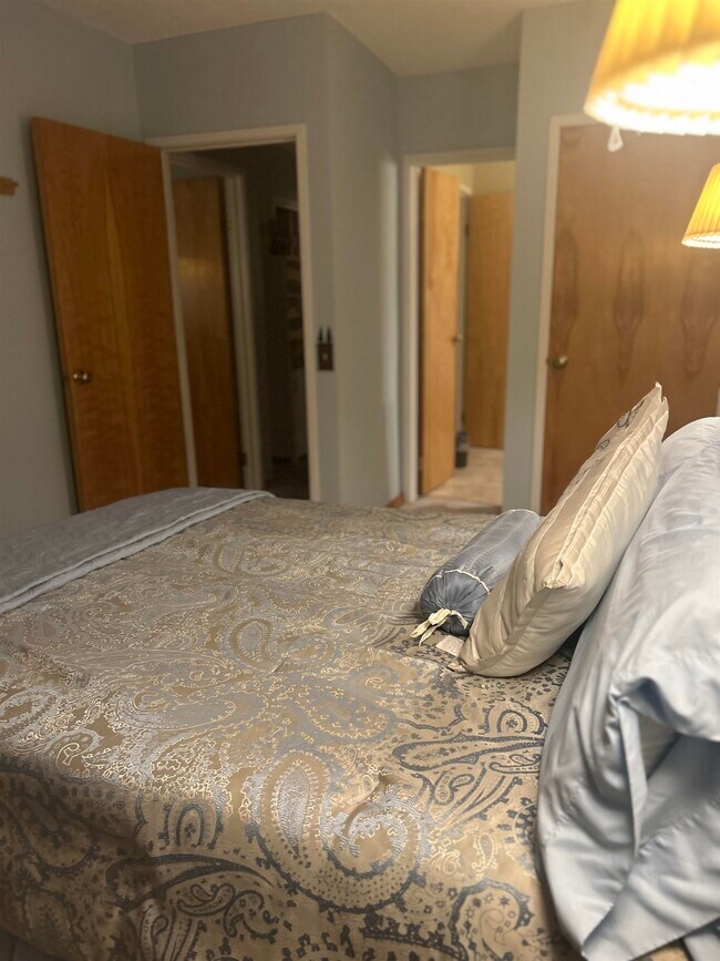 Building Photo - 145 Main St