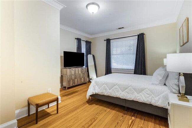 Building Photo - 71 17th St NE