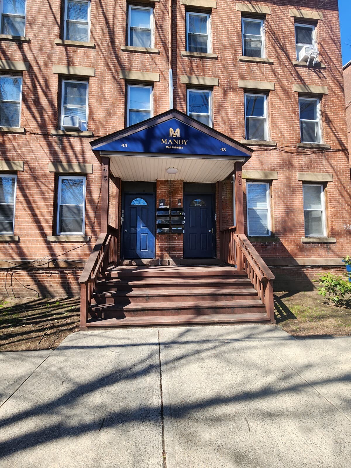 Building Photo - 43 William St