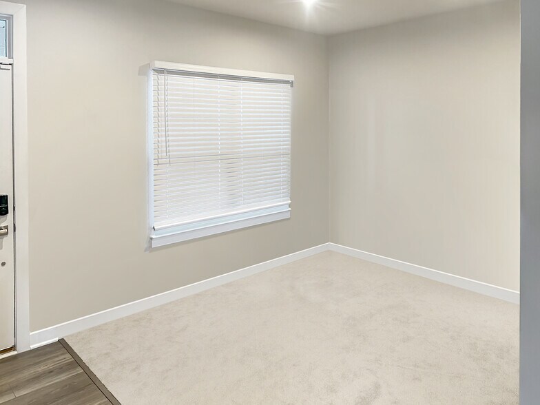 Building Photo - 14727 Silver Hammer Way