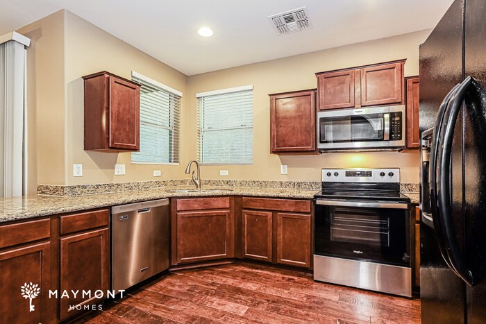 Building Photo - 3920 E Leslie Dr