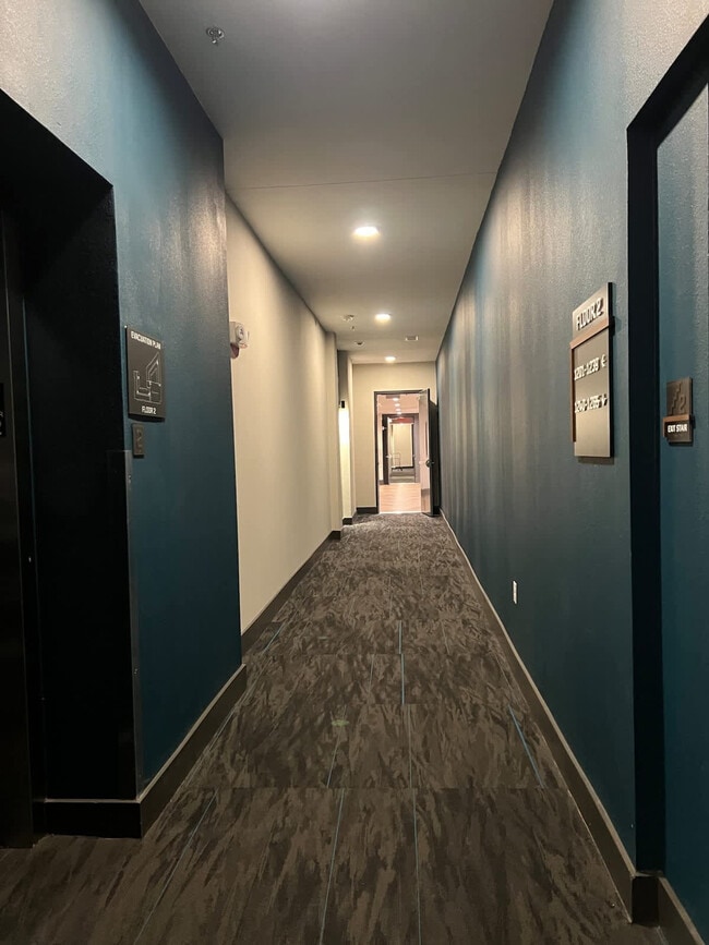 Building Photo - 9127 Research Blvd