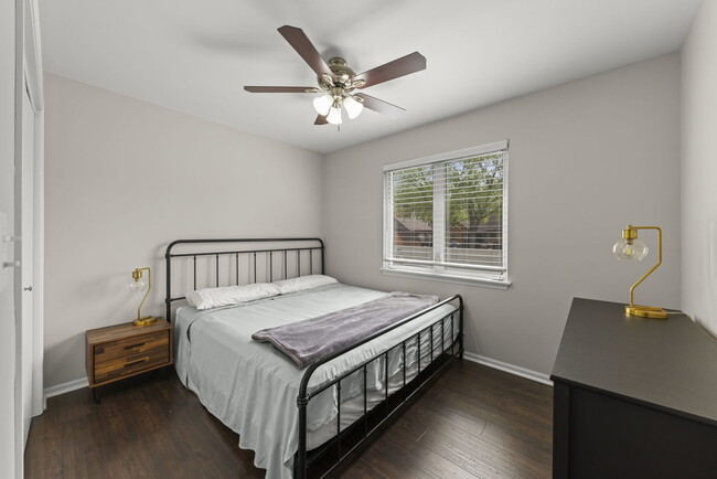Building Photo - 16505 Timberview Dr