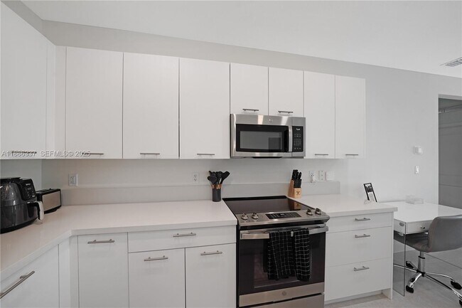 Building Photo - 8167 NW 41st St