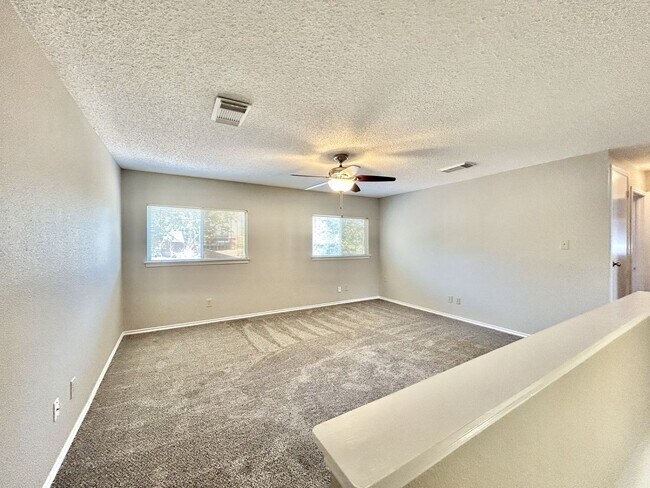 Building Photo - Beautiful 3/2 home in Hunters Mill!
