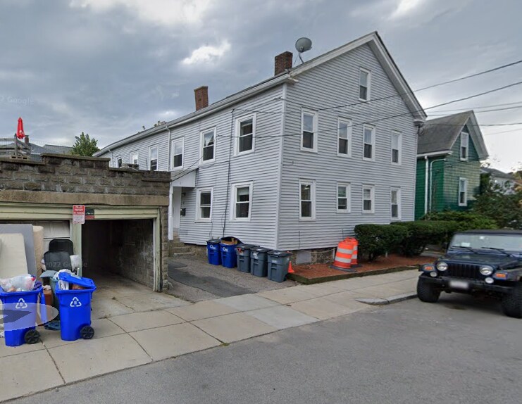 Building Photo - 10 Shepard St