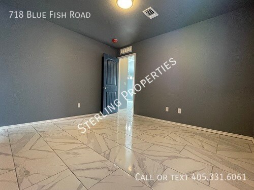 Building Photo - 718 Blue Fish Rd