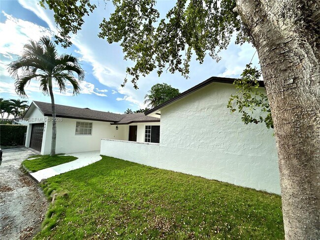 Building Photo - 13971 SW 112th St