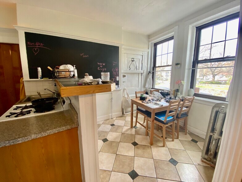 Building Photo - 5 Braemore Rd