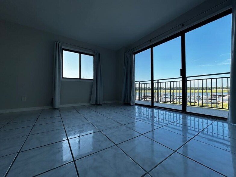 Building Photo - 90 Helmsman Way