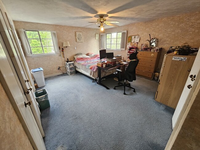 Building Photo - 56 Great Meadow Rd