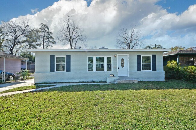 Building Photo - 3834 Rosedale St