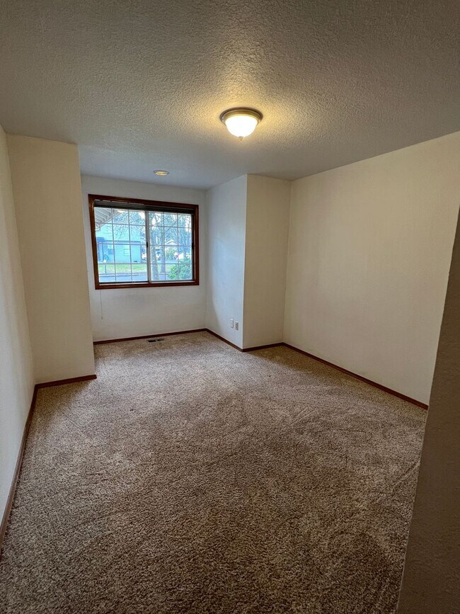 Building Photo - 3 Bedroom Home in Troutdale