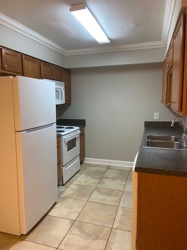 Building Photo - cpl4