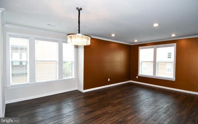 Building Photo - 20739 Heron Landing Dr
