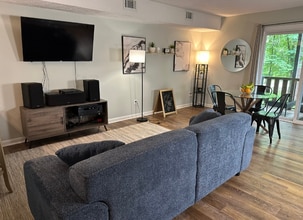 Building Photo - 365 W Illinois Ave