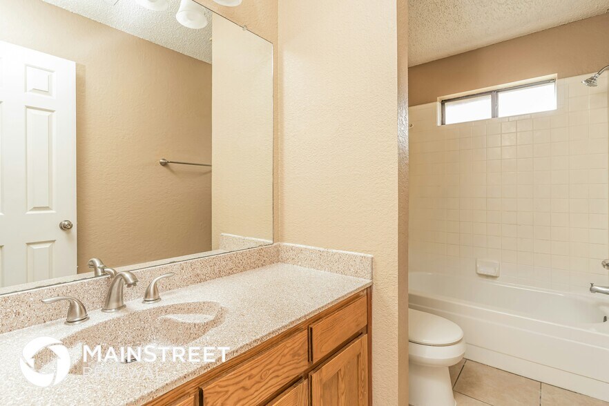 Building Photo - 744 Santa Fe Trail